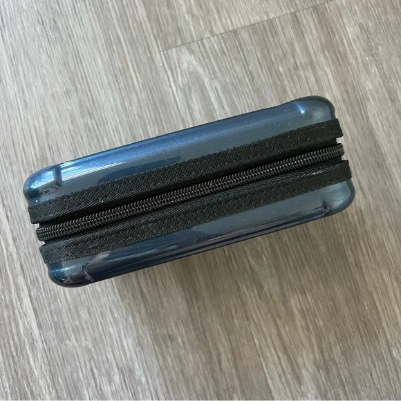 Rimowa Luggage Amenity Kit Case Toiletries Travel Blue Zip Pouch One Size - Picture 4 of 10